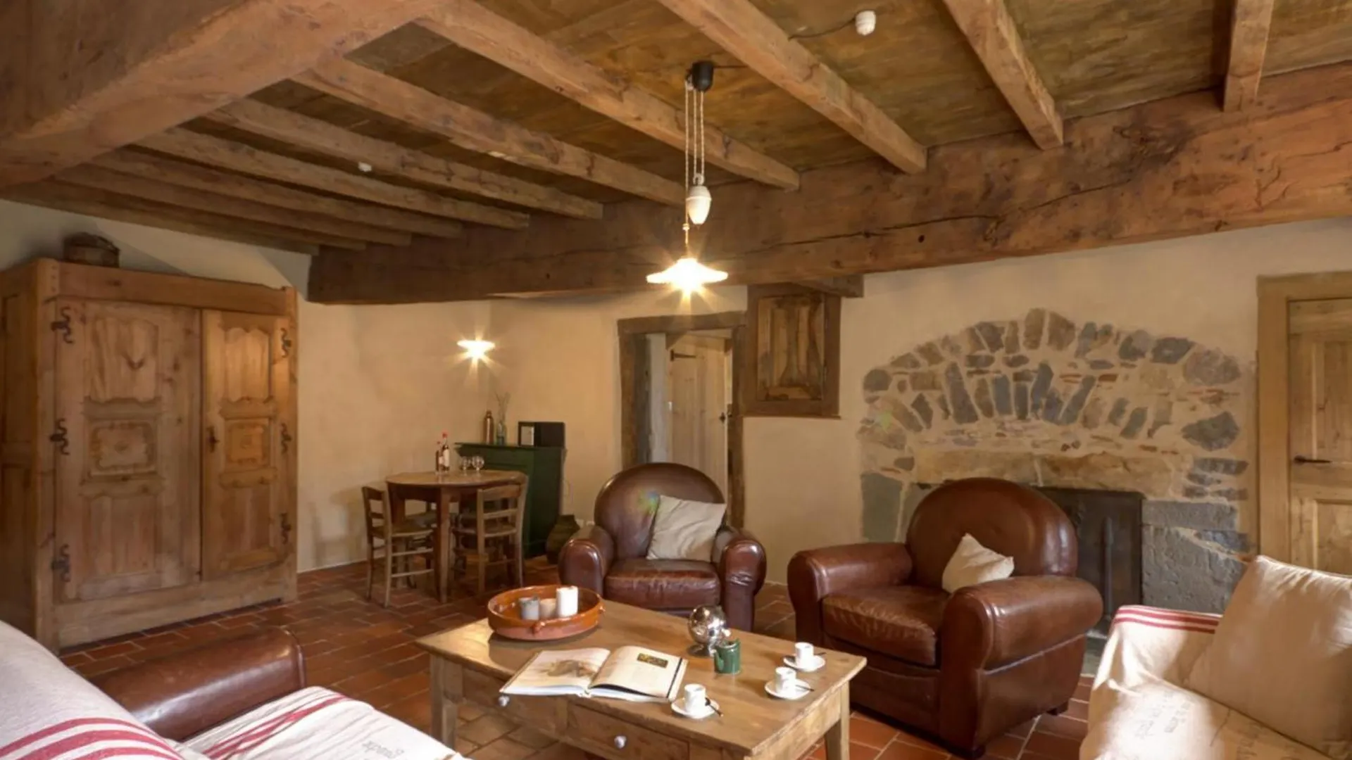 Gite De Charme Avec Spa, Sauna Et Jardin Pour 12 Personnes - Fr-1-496-54 Saint-Just-la-Pendue 0*,