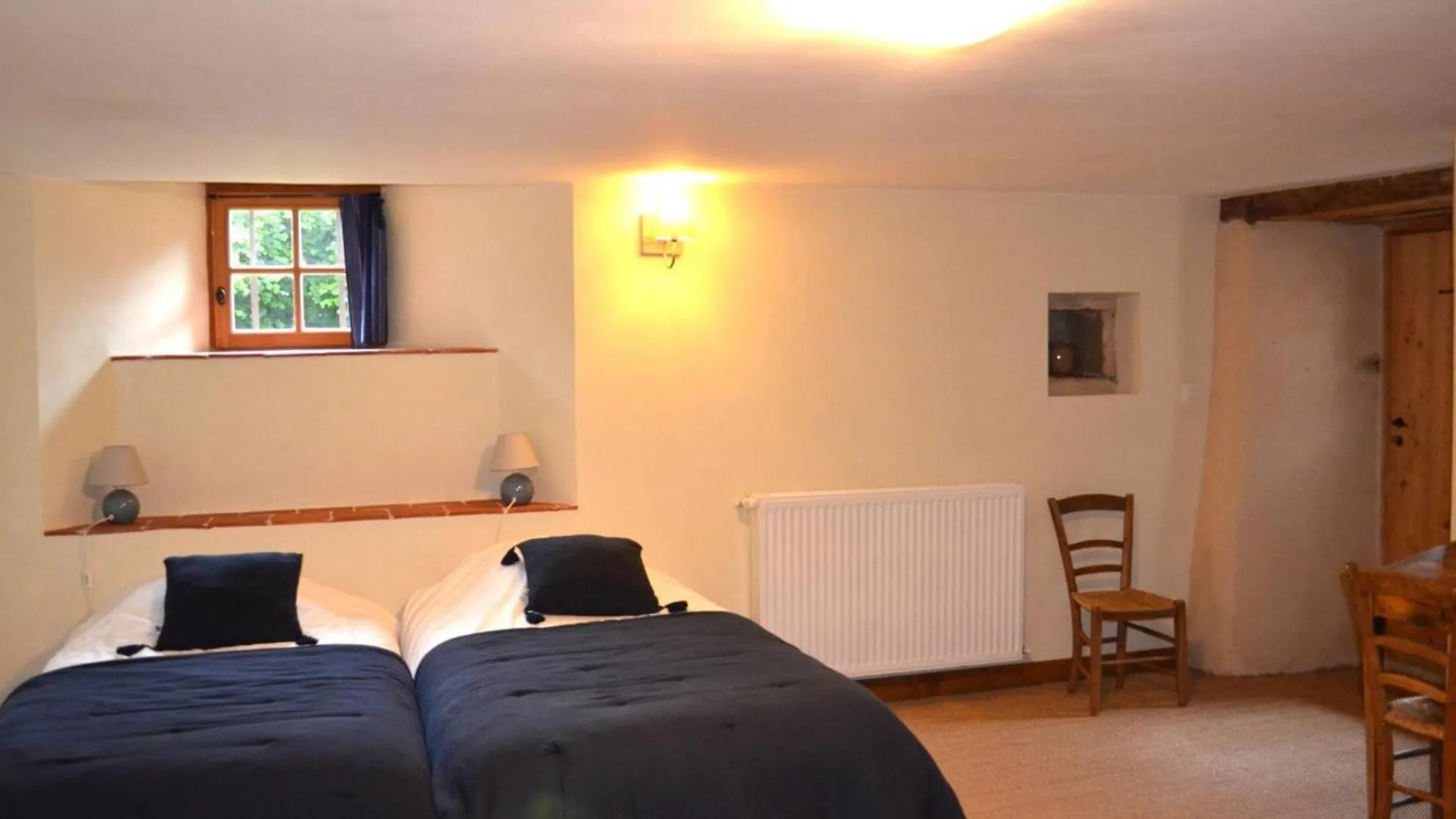 Gite De Charme Avec Spa, Sauna Et Jardin Pour 12 Personnes - Fr-1-496-54 Saint-Just-la-Pendue Frankrig