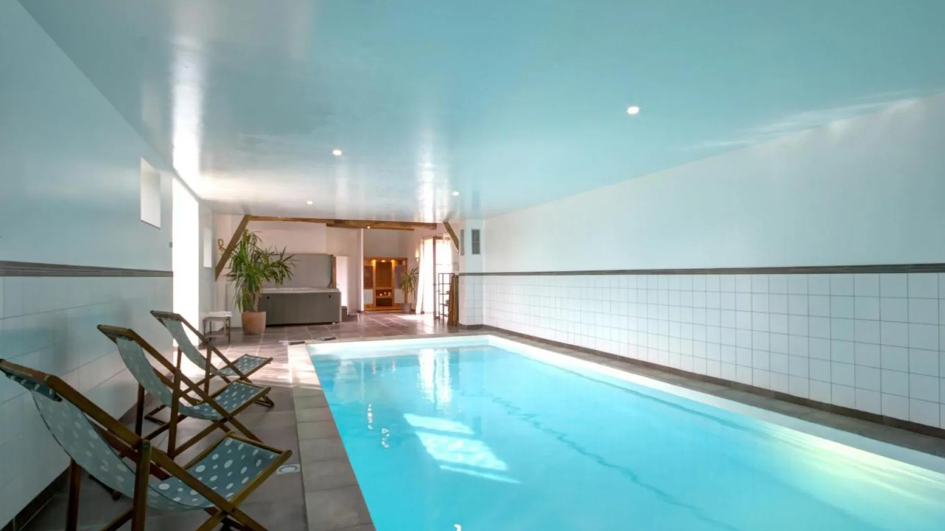 Gite De Charme Avec Spa, Sauna Et Jardin Pour 12 Personnes - Fr-1-496-54 Saint-Just-la-Pendue Holiday home