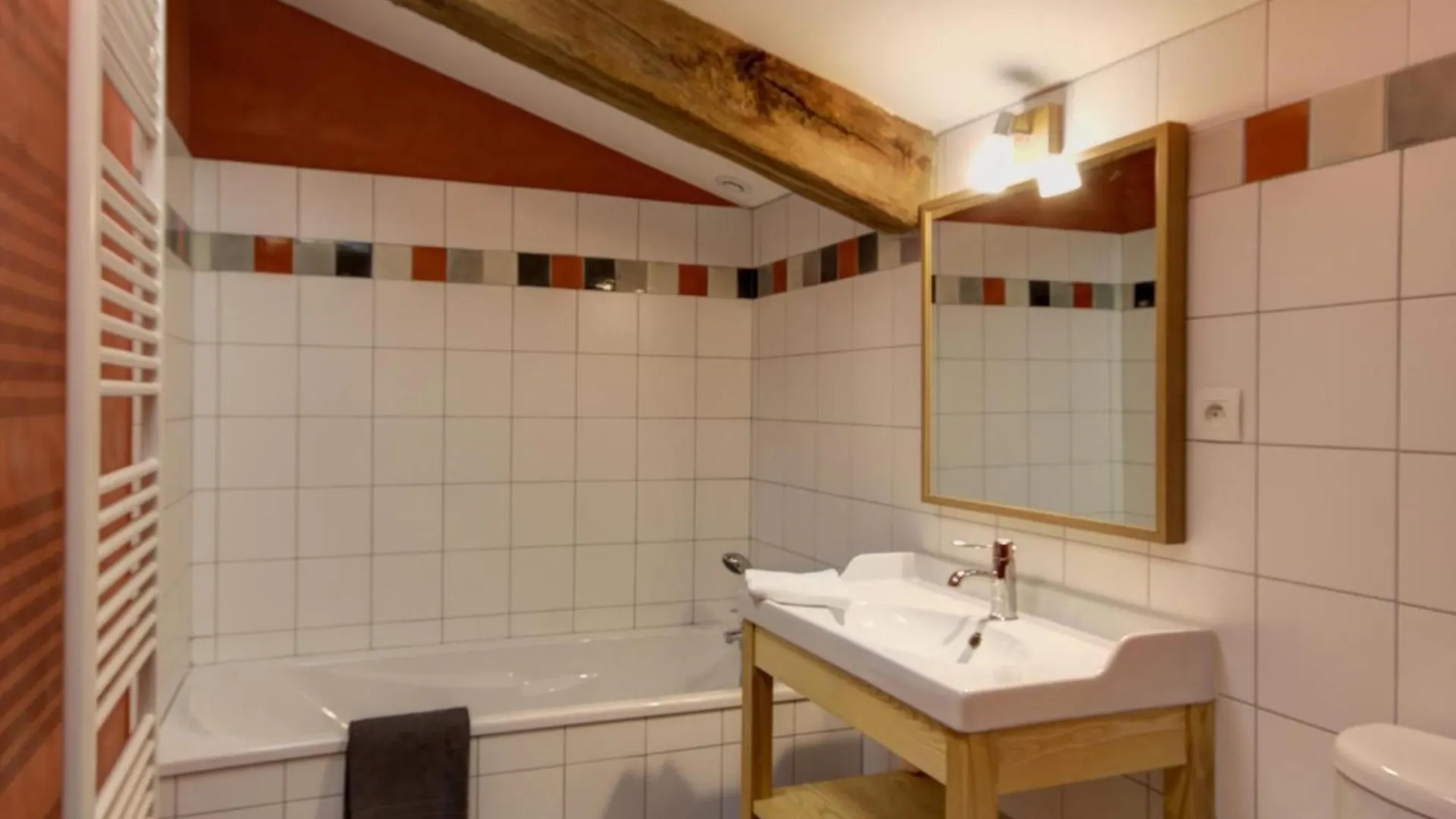Holiday home Gite De Charme Avec Spa, Sauna Et Jardin Pour 12 Personnes - Fr-1-496-54 Saint-Just-la-Pendue