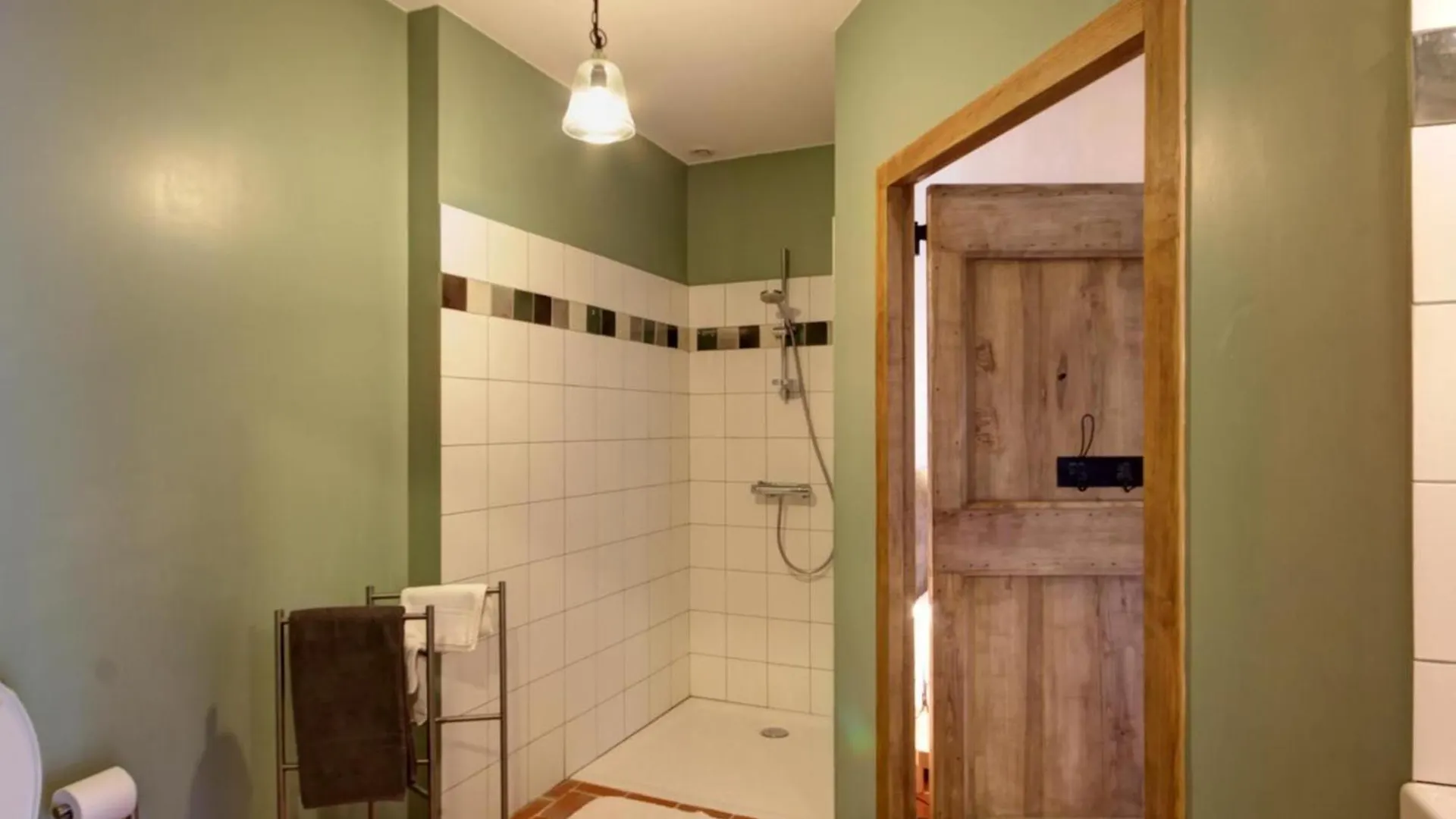 Gite De Charme Avec Spa, Sauna Et Jardin Pour 12 Personnes - Fr-1-496-54 Saint-Just-la-Pendue