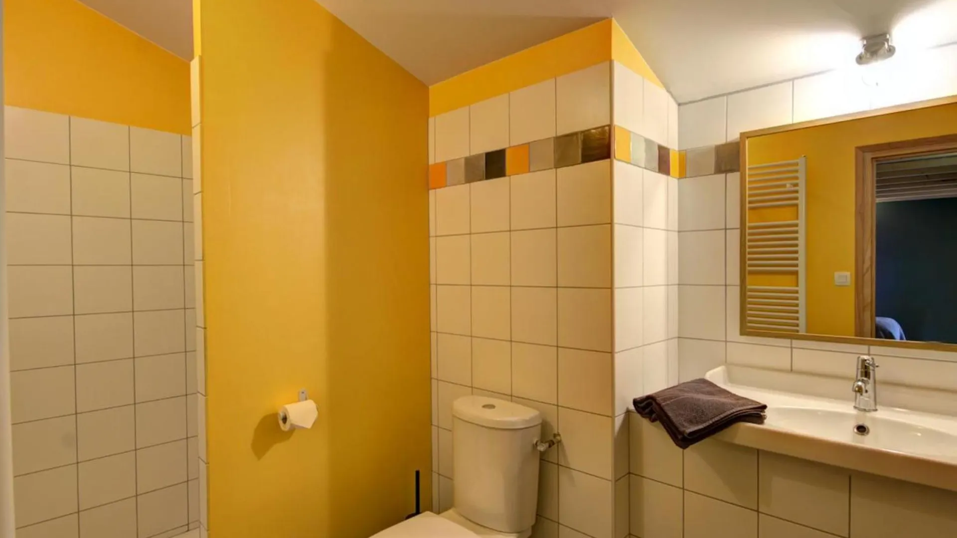 Gite De Charme Avec Spa, Sauna Et Jardin Pour 12 Personnes - Fr-1-496-54 Saint-Just-la-Pendue Holiday home