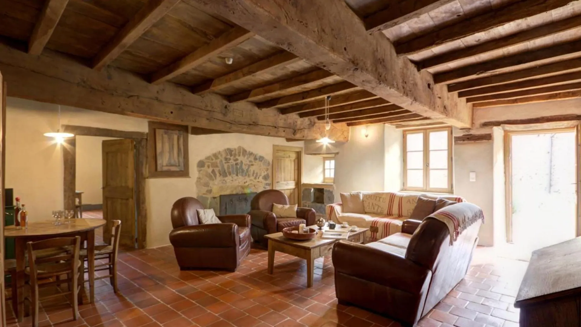 Gite De Charme Avec Spa, Sauna Et Jardin Pour 12 Personnes - Fr-1-496-54 Saint-Just-la-Pendue 0*,  France