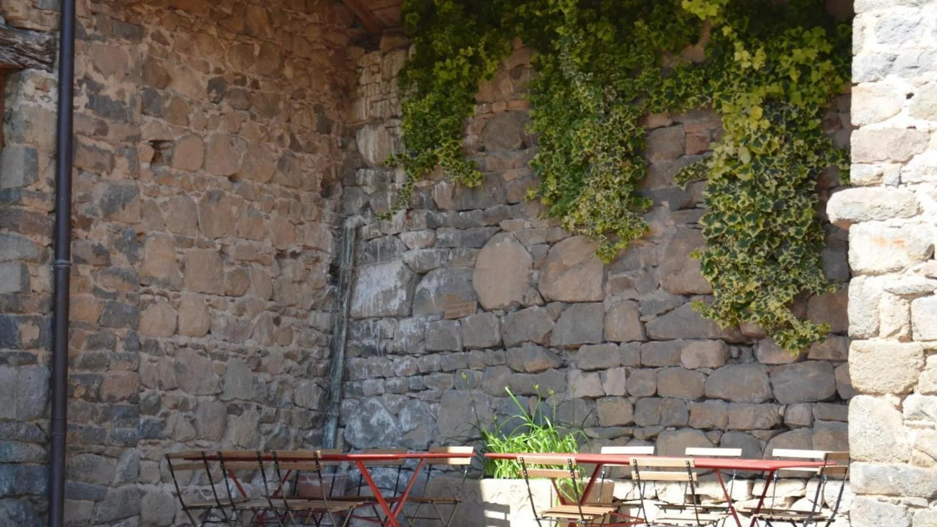 Gite De Charme Avec Spa, Sauna Et Jardin Pour 12 Personnes - Fr-1-496-54 Saint-Just-la-Pendue 0*,  France