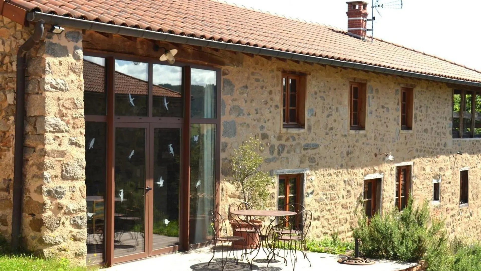 Gite De Charme Avec Spa, Sauna Et Jardin Pour 12 Personnes - Fr-1-496-54 Saint-Just-la-Pendue